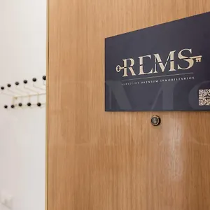  Apartamento Designed Minimalist - Center By Rems